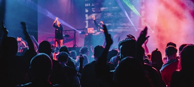 玩家部落球迷社区互动交流热烈场景